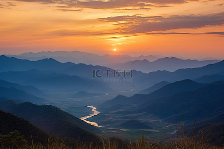 秋天旅游背景图片_越南湄公河谷的日落景色