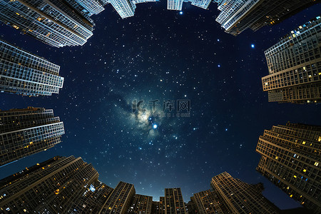首尔，银河悬挂在摩天大楼上空
