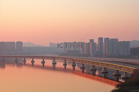 长津湖拼搏背景图片_长山南首尔地质隧道西侧