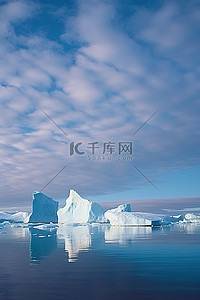 南极水域中的大型冰山