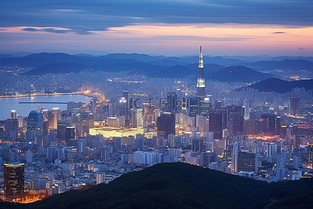 高看背景图片_从 hongilgang 山看黄昏的首尔天际线
