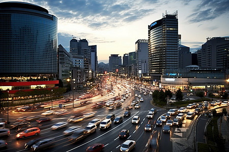 显示首尔汽车和交通的街景