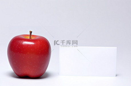 
名片背景图片_红苹果与空白卡
