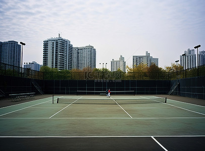 休息区温馨提示背景图片_一个空的网球场