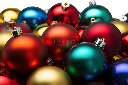儿童节派对房间背景图片_背景上排列成堆的彩色圣诞球