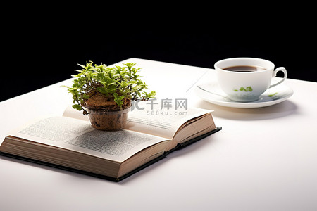 一杯咖啡旁边一本打开的书