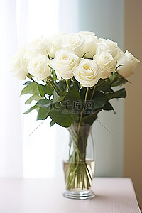 花瓶摄影中的白玫瑰花束png无复制空间