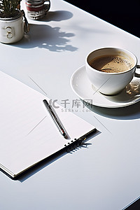 办公桌规划师杯咖啡笔记本