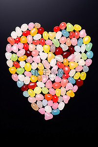 表示更多的标志背景图片_更多的软心豆粒糖包裹在心形物体上