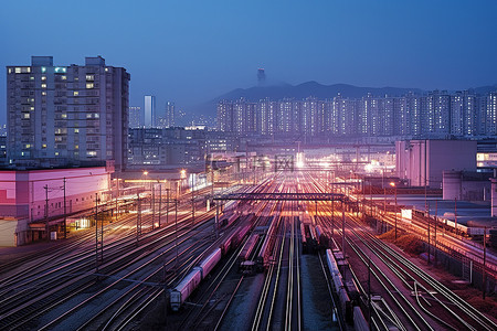 夜晚的城市铁路调车场