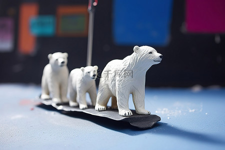 当北极熊迁徙到新的栖息地以抵御寒冷时