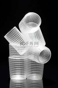 在一起背景图片_六个透明塑料饮水杯堆叠在一起