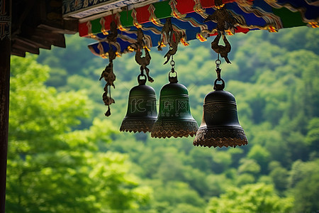 川背景背景图片_Chiksaknyaodong寺的钟声