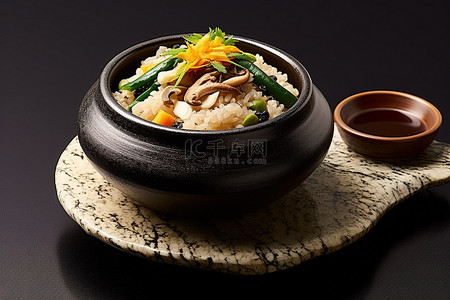 石料理背景图片_石锅里的糙米配米饭和蔬菜
