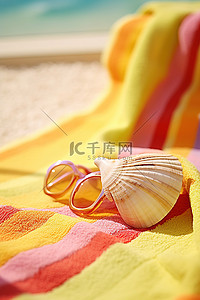 彩色海螺背景图片_彩色毛巾有贝壳