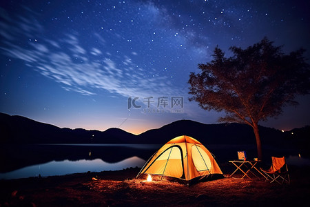 人水背景图片_晚上在星星和水的陪伴下露营