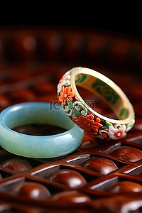 微型蓝玉戒指和​​绿戒指