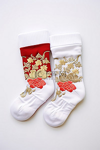 白色和金色刺绣圣诞袜