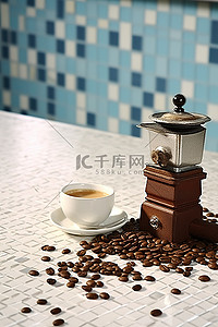 咖啡棕色背景图片_老式桌子上的咖啡豆架和咖啡渣，白色层压板台面上的木制咖啡研磨机咖啡棕色咖啡咖啡棕色