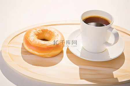 一串串红辣椒背景图片_一个百吉饼和一杯咖啡