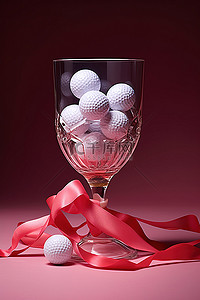 装满高尔夫球的玻璃碗，里面有奖牌和丝带