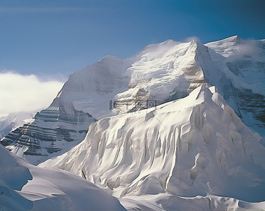 落基山背景图片_一座被雪覆盖的落基山