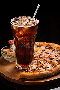 稻草背景图片_一块披萨和一杯可乐，放在玻璃杯里，放在面包上