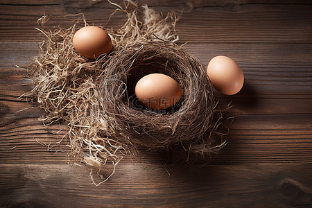 一些鸡蛋在木桌上的巢里