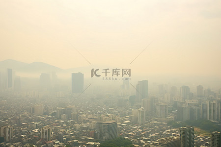 首尔市笼罩在浓浓的雾霾之下