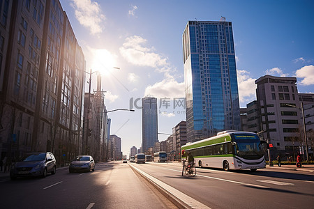 一座拥有高楼大厦的城市，靠近一条开放的街道，有一辆汽车驶过