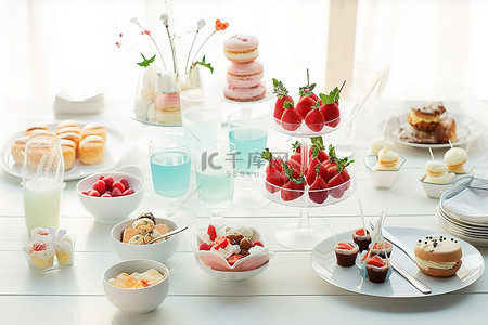 沙拉蛋糕背景图片_桌子上的食物和甜点