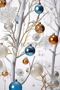 树枝上有装饰品的圣诞树设计
