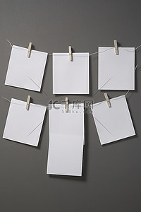 灰布上的五张白色记事卡条