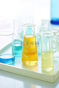 桌子上的背景图片_桌子上的几个化学试管