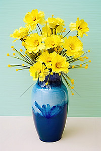 有黄色花朵的蓝色水彩花瓶