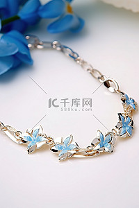 蓝色花朵银链手链