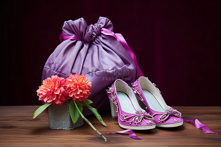 包鞋背景图片_紫色鞋包玫瑰花