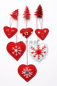 圣诞装饰品包括红树雪花和心形装饰品