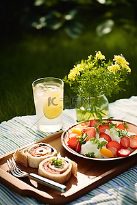 新鲜的夏季菜单，包括新鲜的当地食物