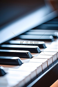 五一钢琴背景图片_钢琴键盘的特写