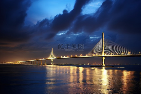云起楼图背景图片_一座桥在夜间亮起