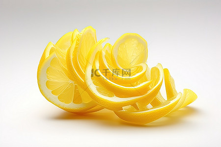 皮水果背景图片_白色背景上去皮的柠檬