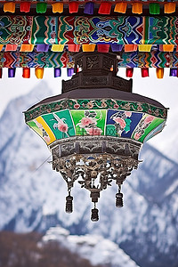 寺庙旅行背景图片_色彩鲜艳的积雪结构，可欣赏山景