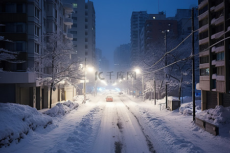 积雪覆盖的城市街道