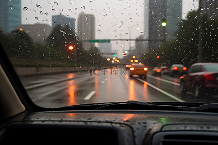 雨玻璃背景图片_车辆的挡风玻璃湿