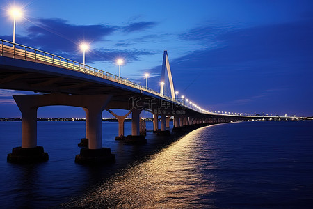 公园桥背景图片_佛罗里达州坦帕湾黄昏的奥林匹克公园桥