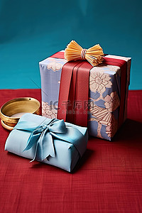桌上包裹着粉色和蓝色礼物的礼物