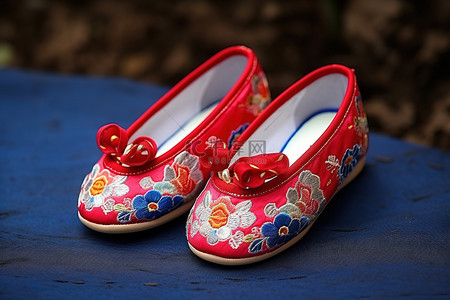 中国传统儿童红鞋