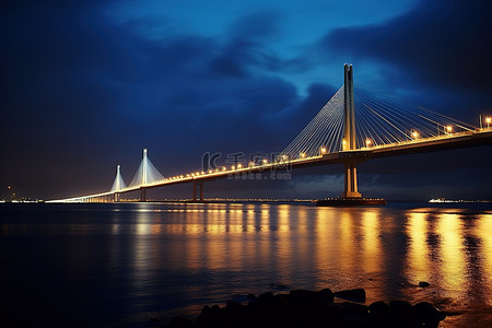 夜晚的海湾大桥