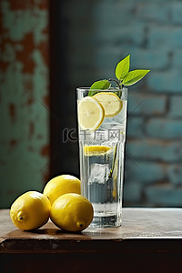 水饮料背景图片_桌上放着柠檬和水饮料